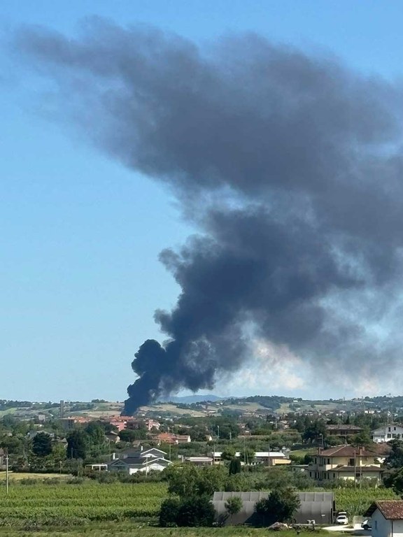 Incendio Coriano 1 giugno 2025